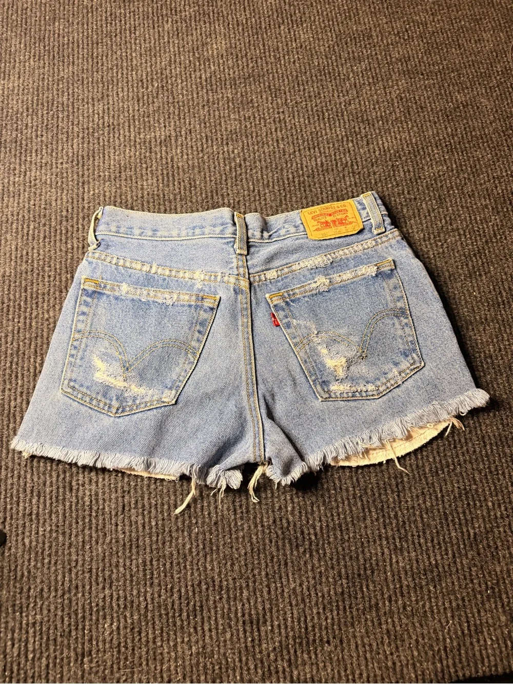 Vintage Levi’s 550 Cutoff Denim Shorts American Flag Distressed 28”